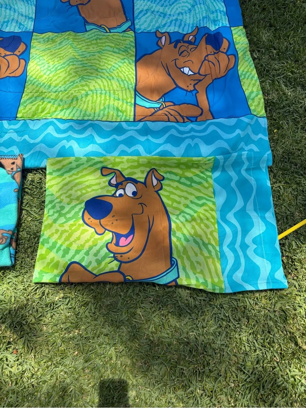 Vintage Y2K Scooby Doo 3-piece bedding set twin comforter, pillowcase, blanket
